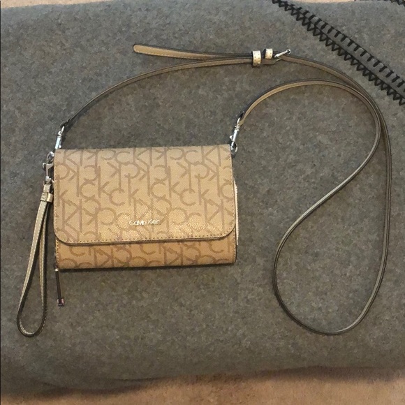 Calvin Klein Handbags - NWOT Calvin Klein taupe/brown purse